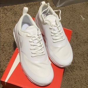 White Nike Air Max Thea